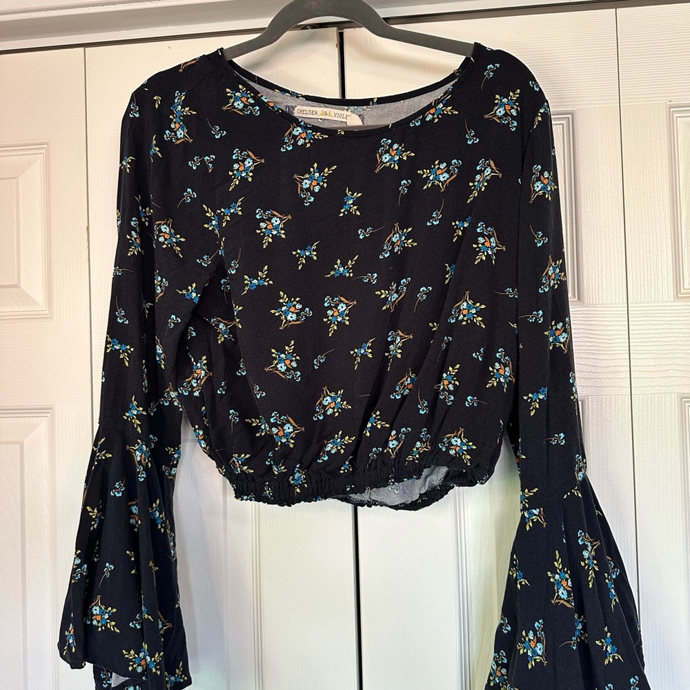 Chelsea & Violet Black and White Ruffled Crop Blouse